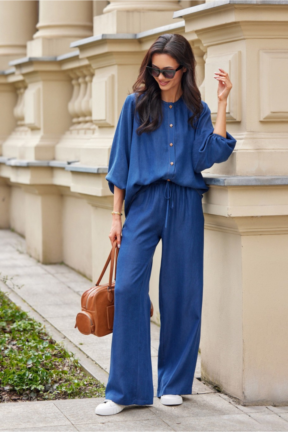 Image of Pantalon femme bleu marine
