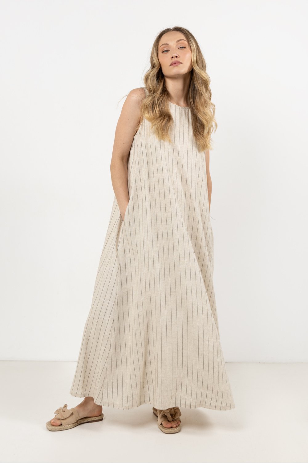 Image of Robe de jour beige