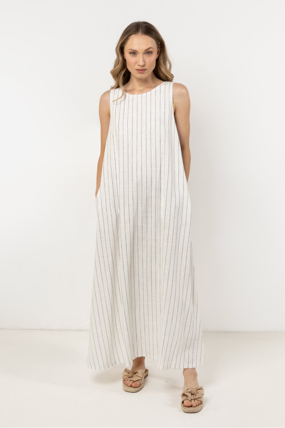 Image of Robe de jour beige