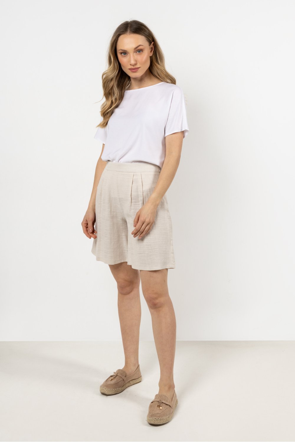 Image of Short beige