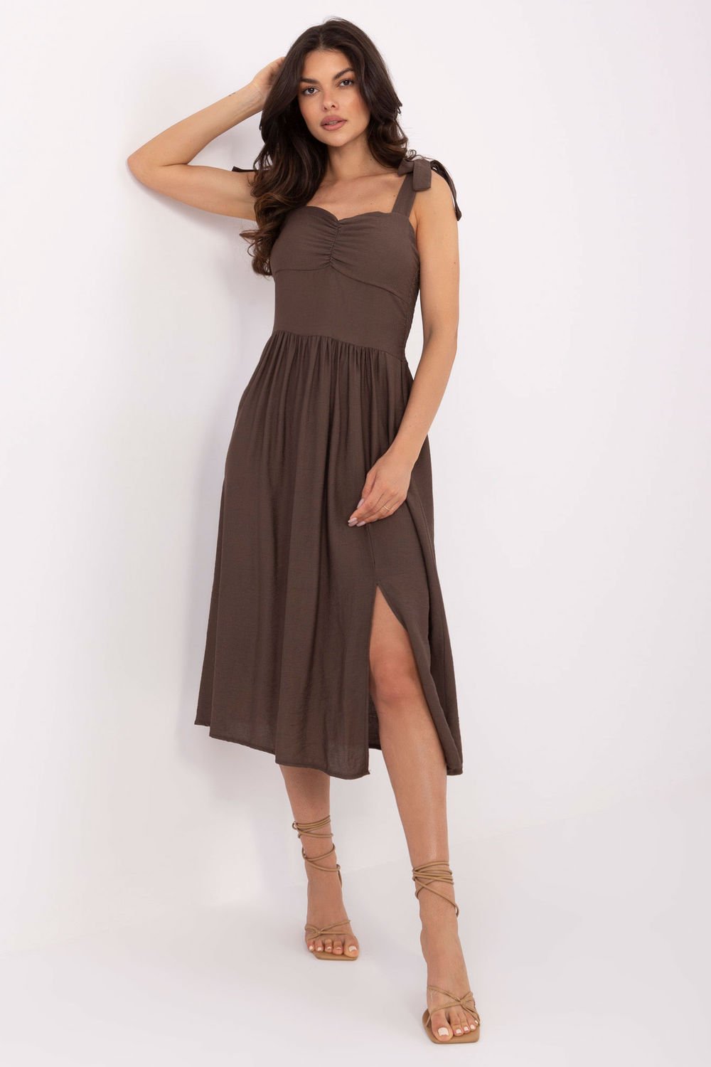 Image of Robe de jour brune