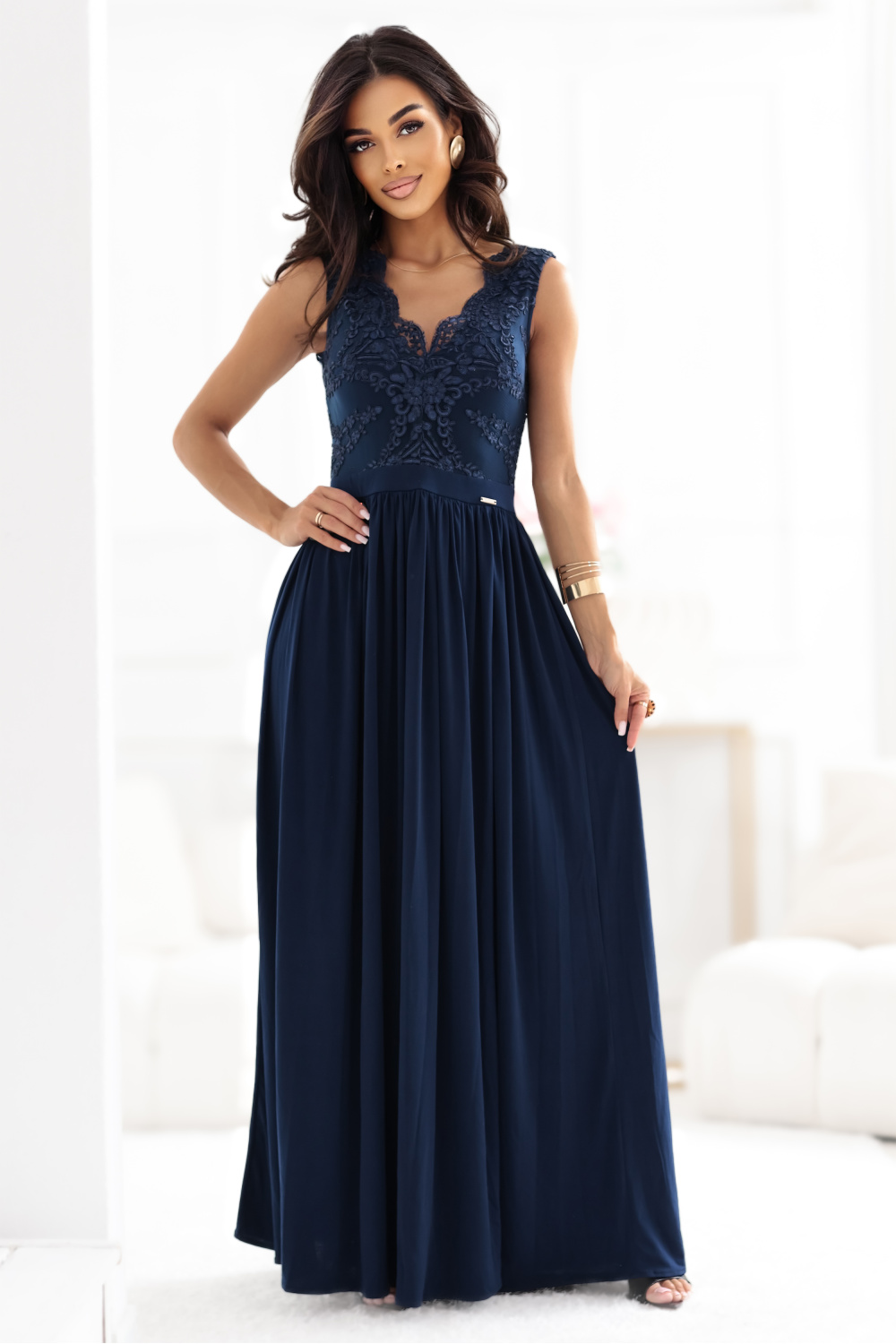 Image of Robe longue bleue marine