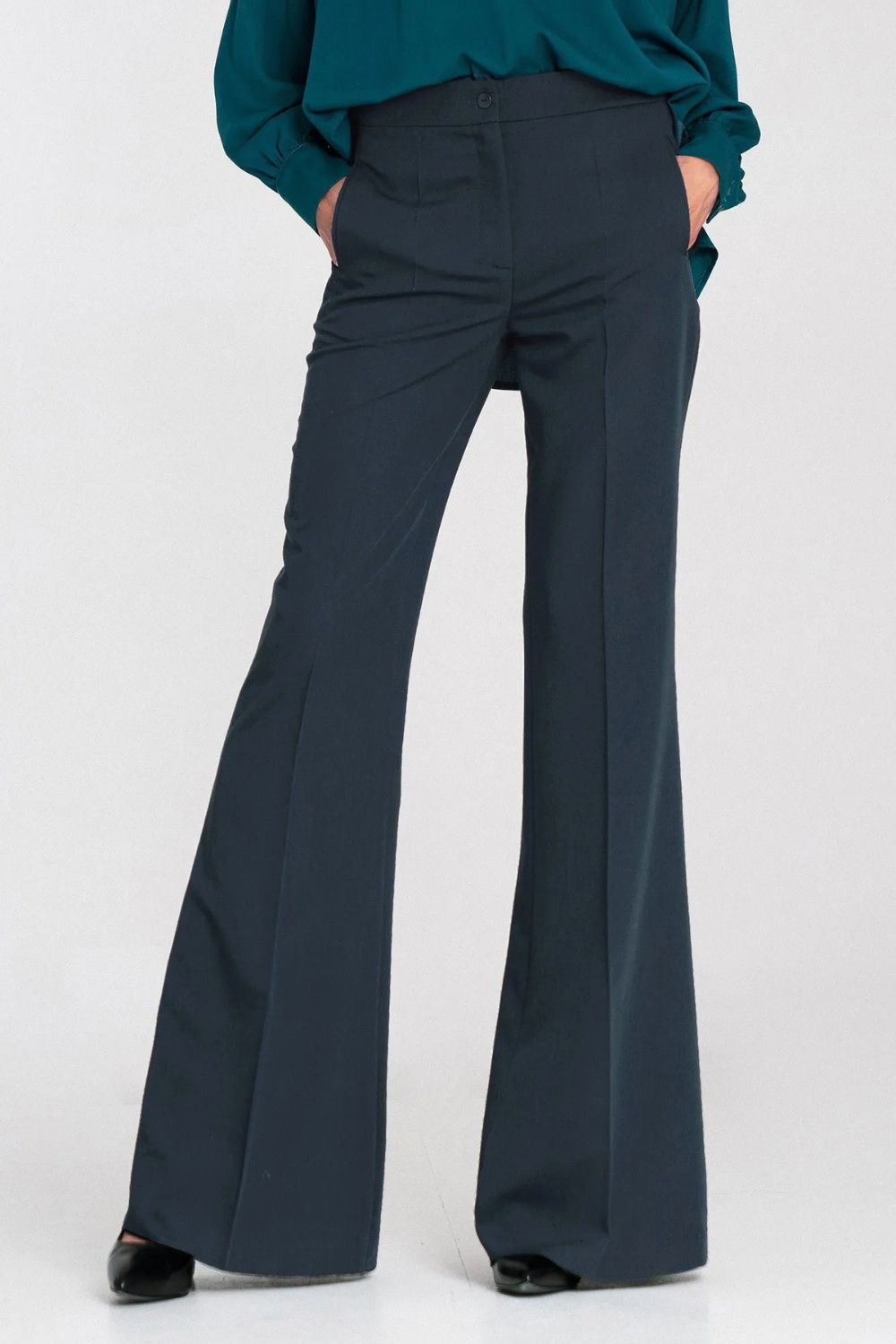 Product image of Pantalon femme bleu marine