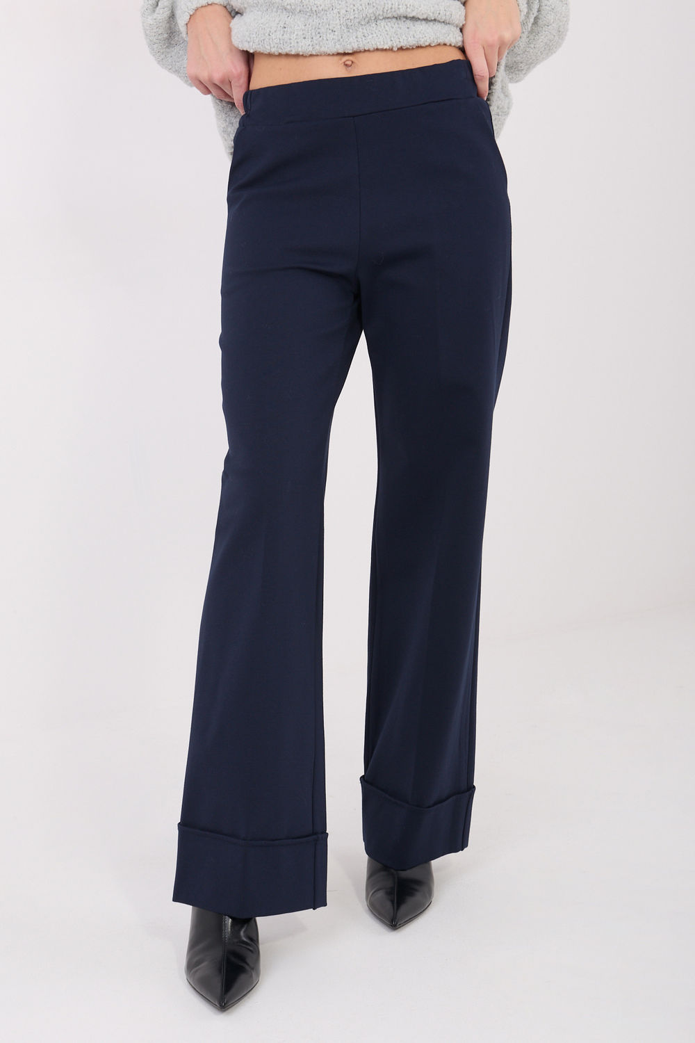 Image of Pantalon femme bleu marine