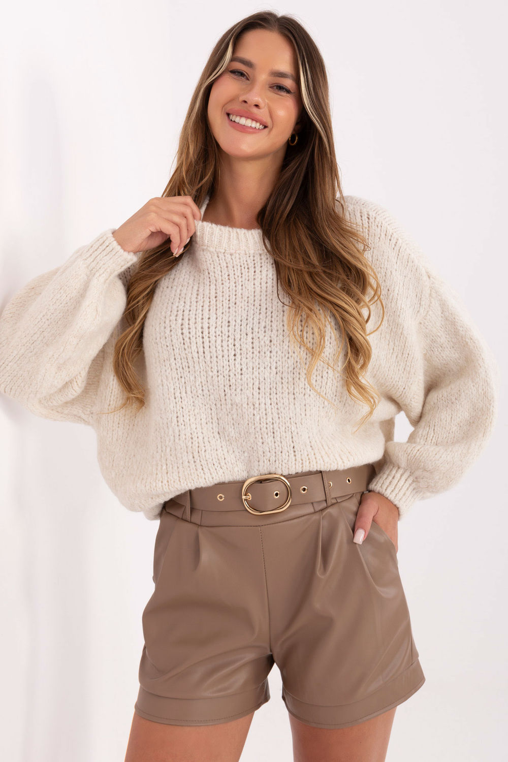 Image of Short beige