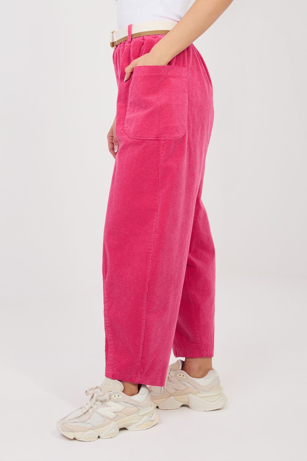 Image of Pantalon en velours côtelé rosé