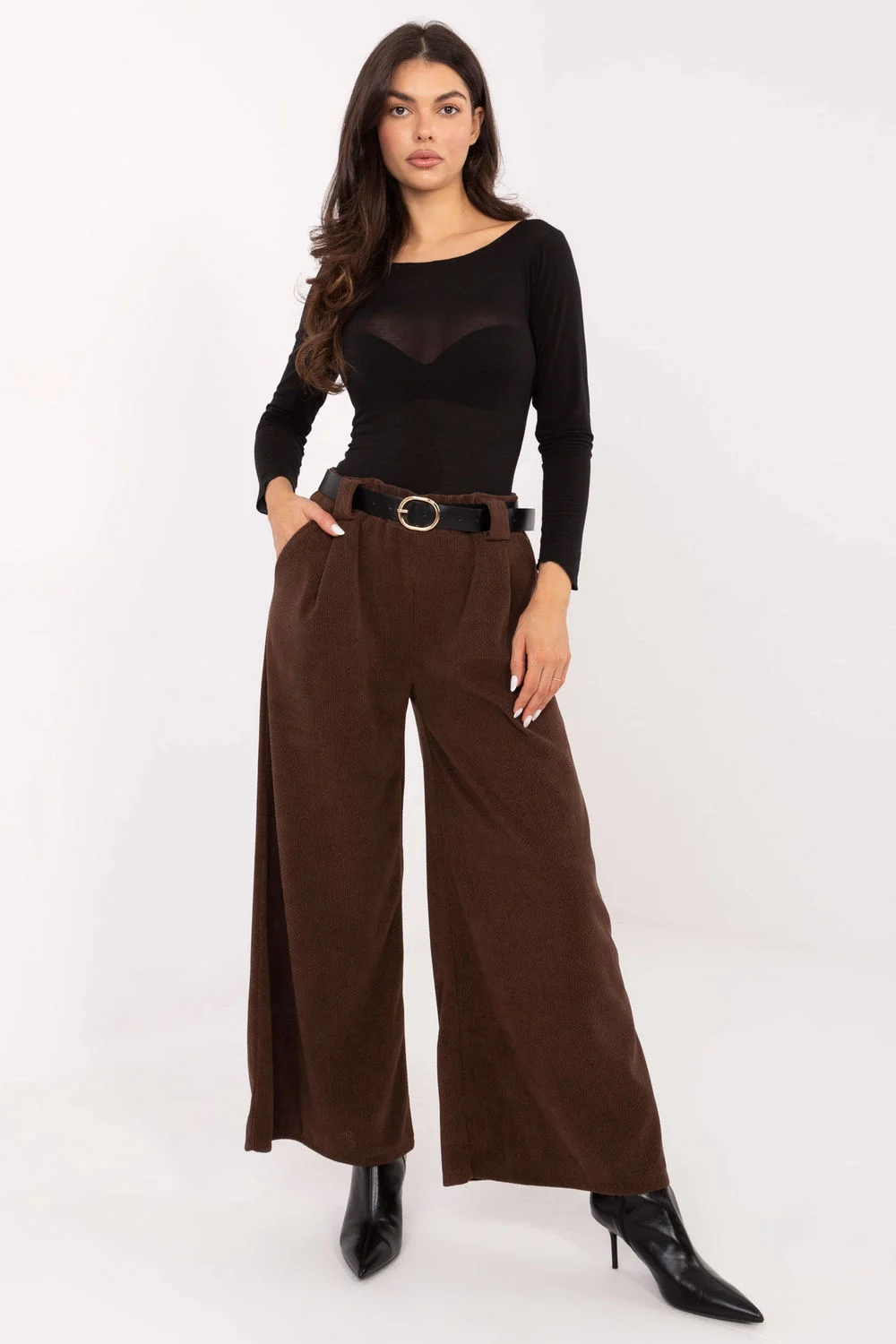 Pantalon en velours côtelé brun