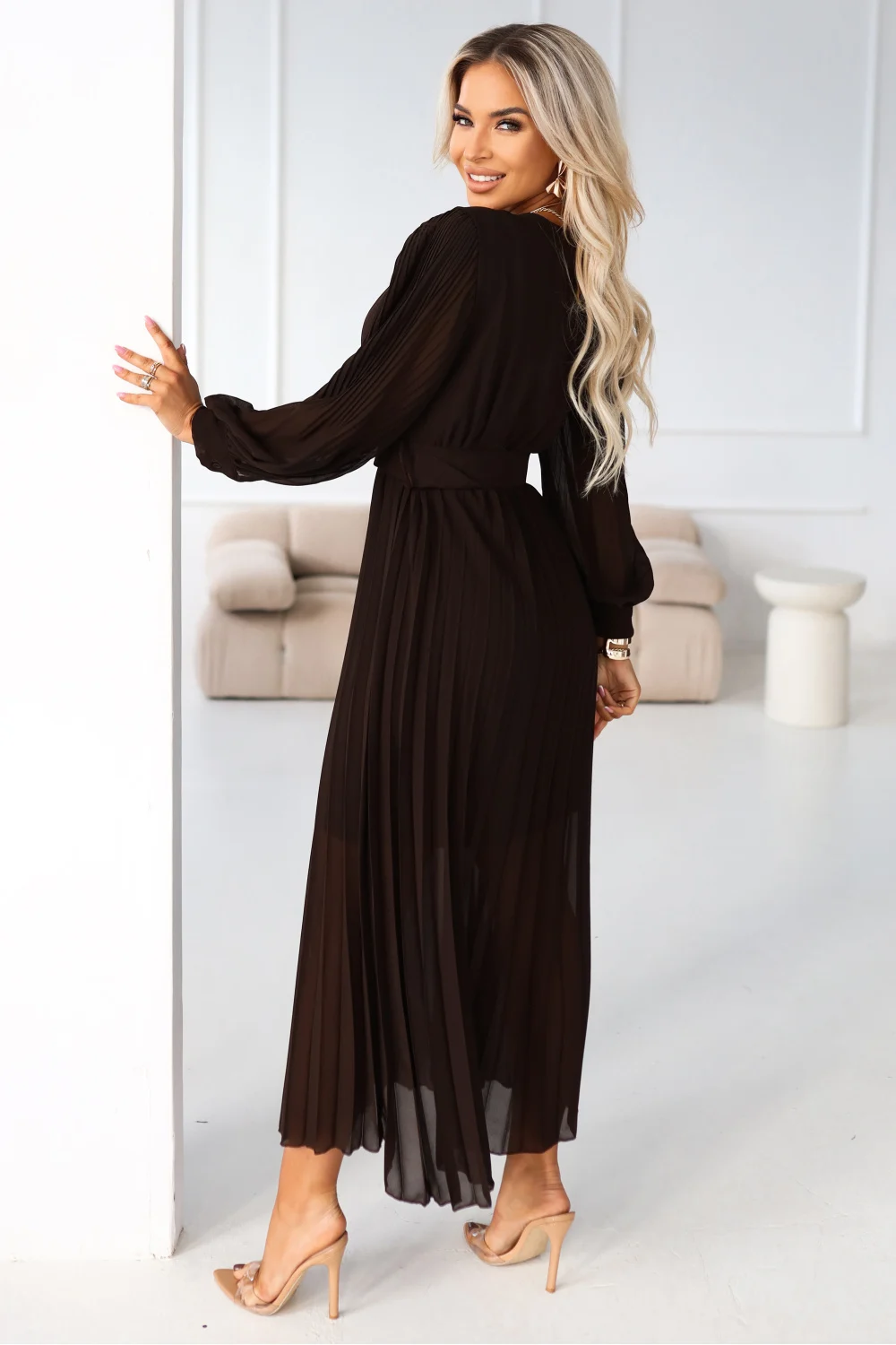 Robe de cocktail brune – Image 2