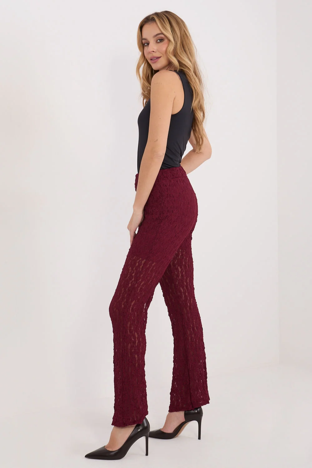 Pantalons en dentelle rouge – Image 2