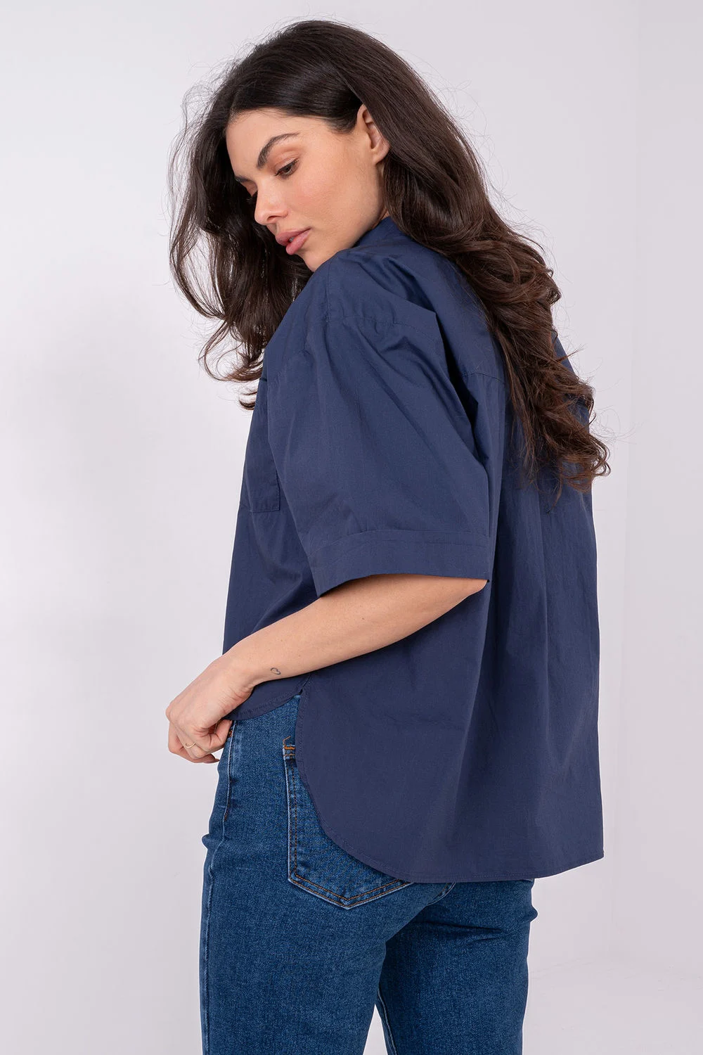 Chemise manche courte bleu marine – Image 3