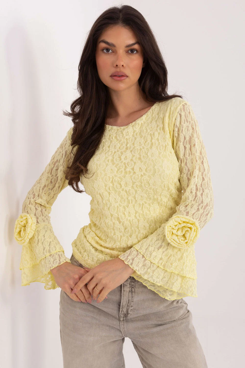 Blouse en dentelle jaune