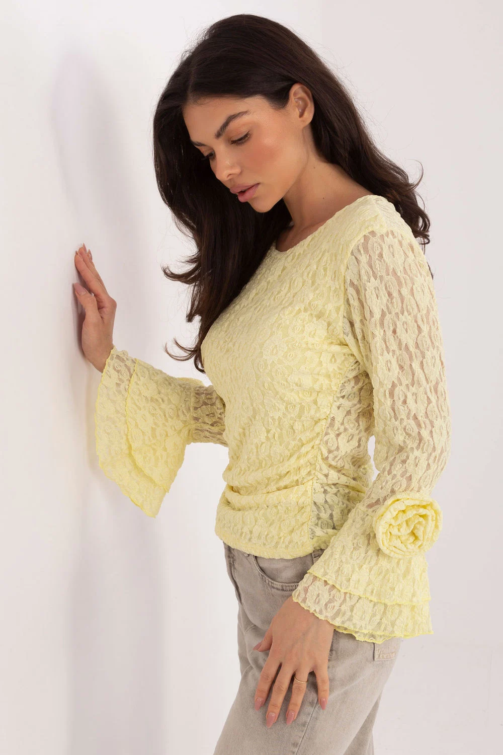 Blouse en dentelle jaune – Image 2