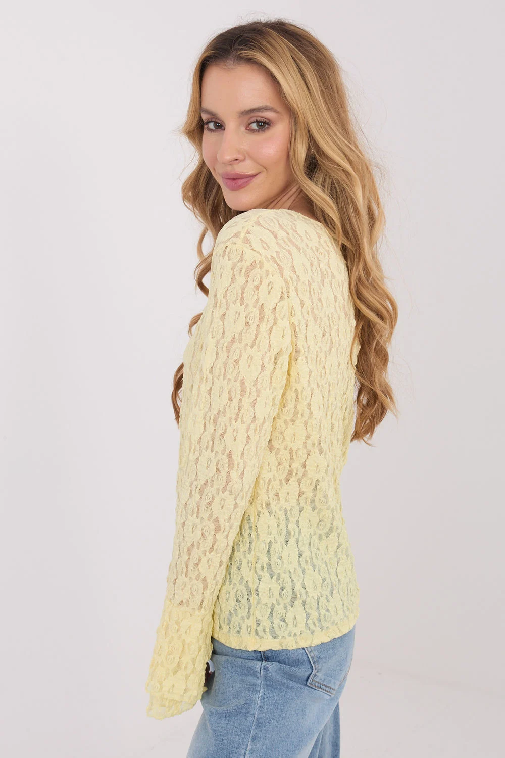 Blouse en dentelle jaune