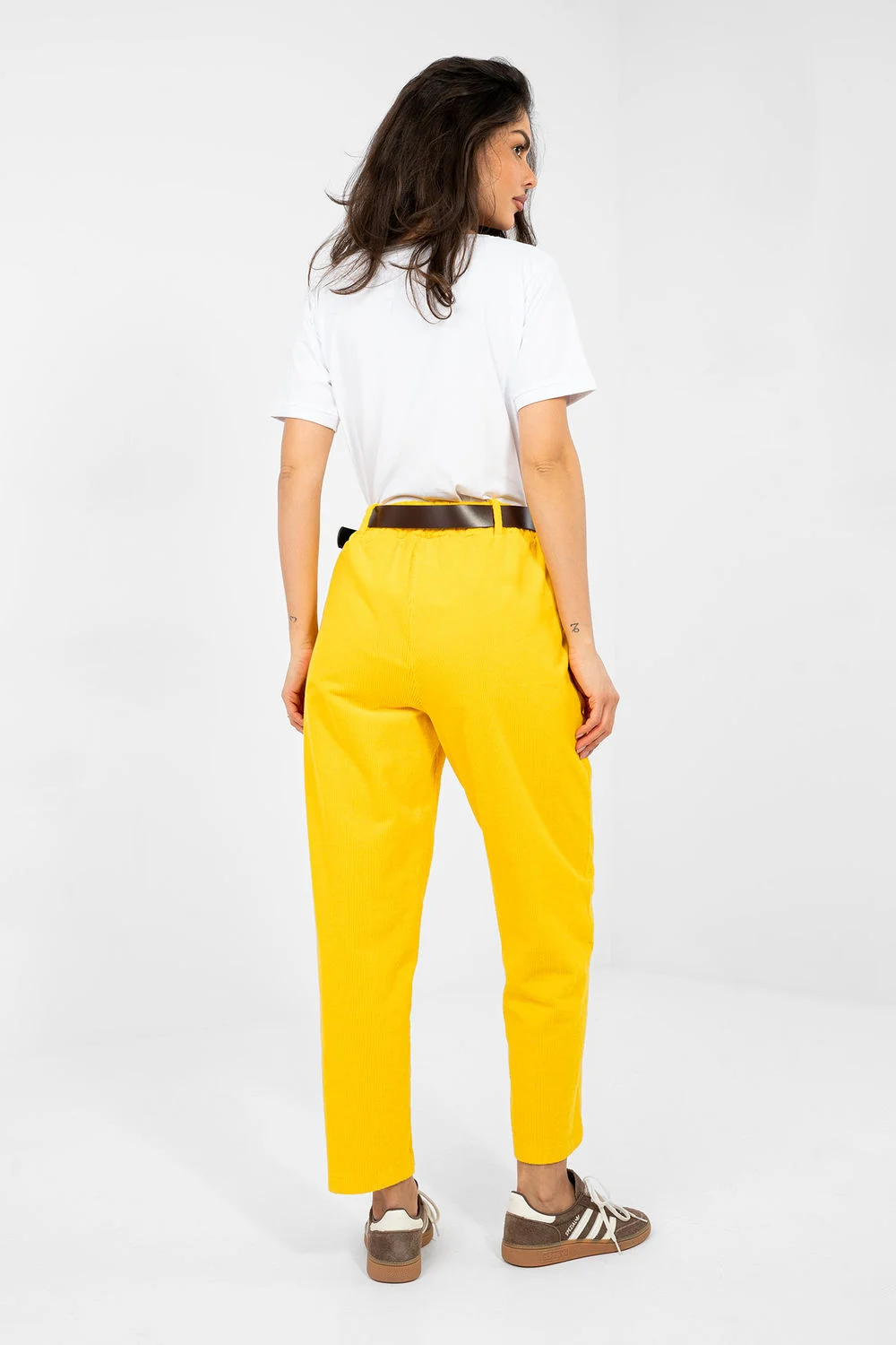 Pantalon en velours côtelé jaune – Image 3