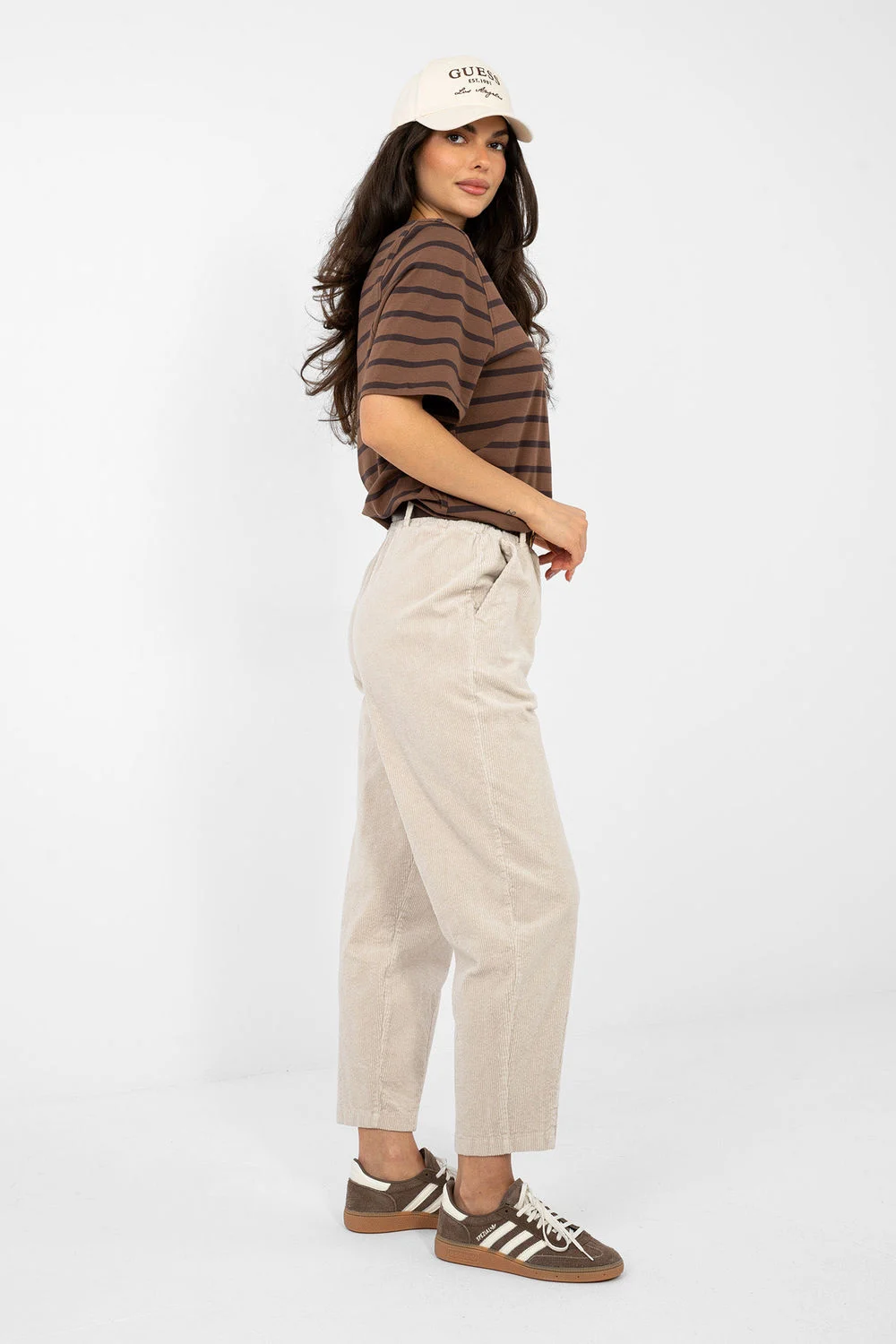 Pantalon en velours côtelé beige – Image 2