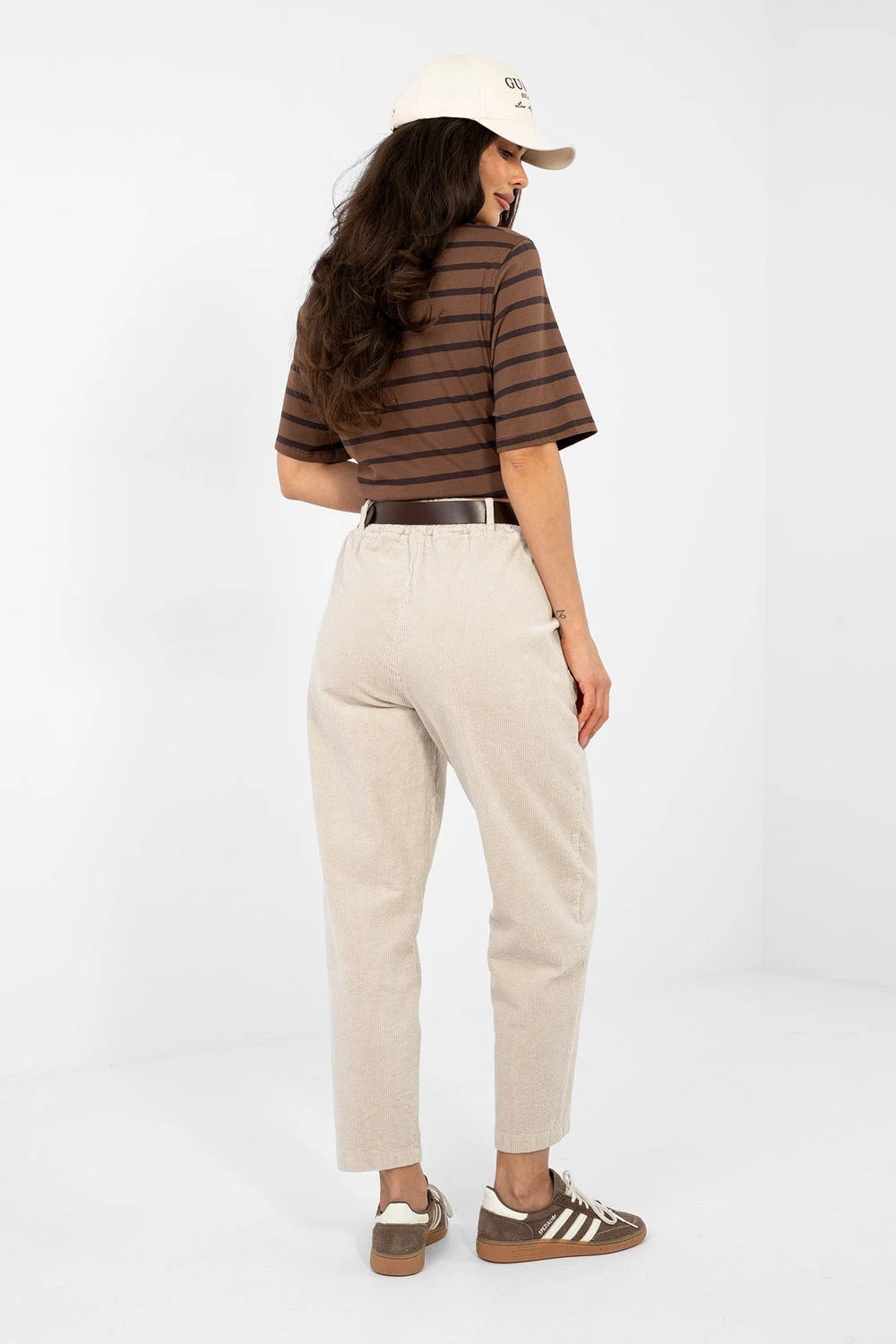 Pantalon en velours côtelé beige – Image 3