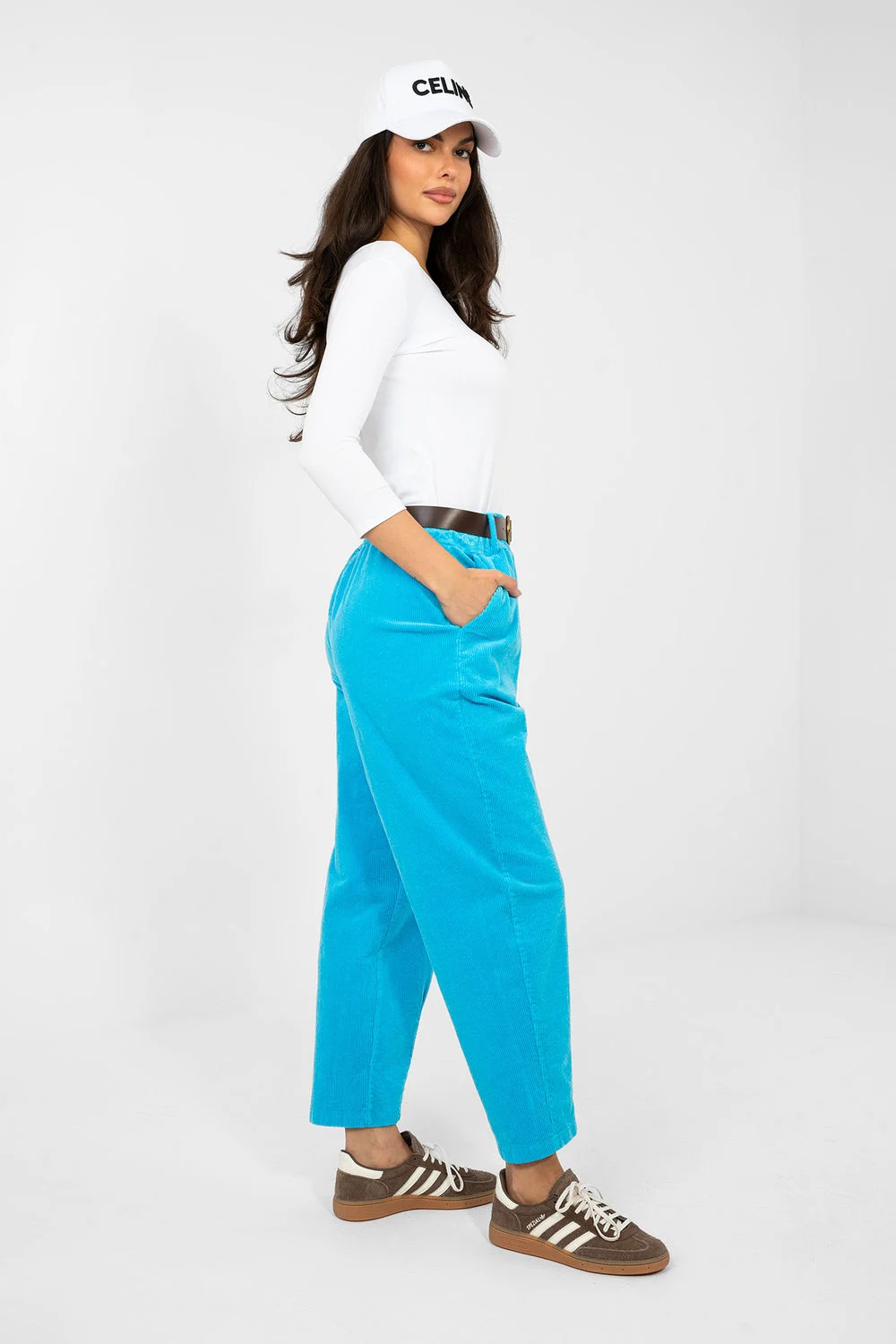 Pantalon en velours côtelé bleu – Image 2