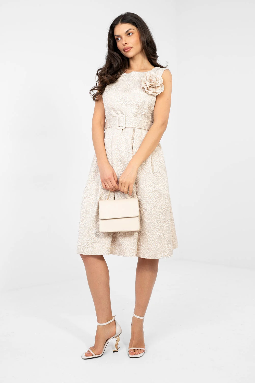 Robe de cocktail beige