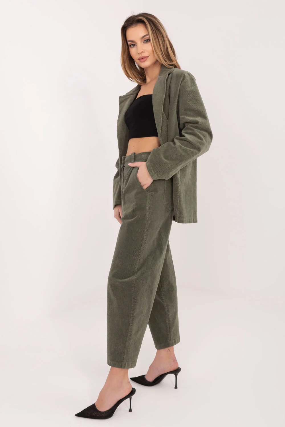 Pantalon en velours côtelé vert