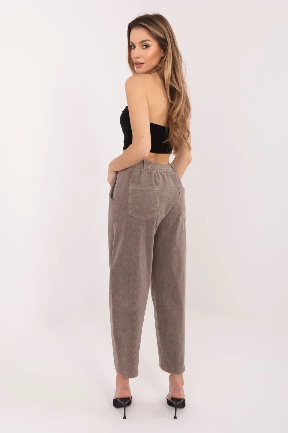Pantalon en velours côtelé beige – Image 2