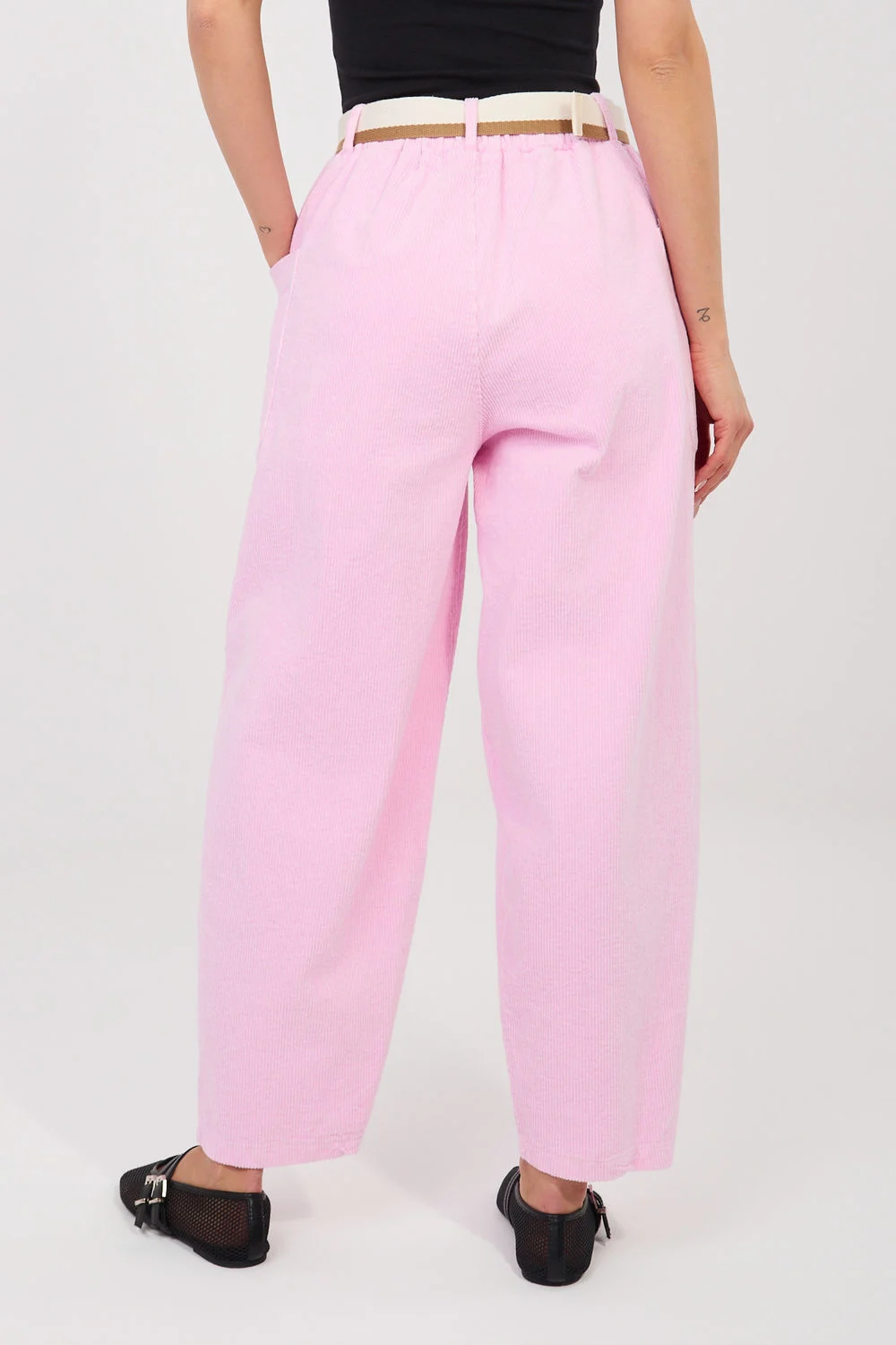 Pantalon en velours côtelé rose – Image 3