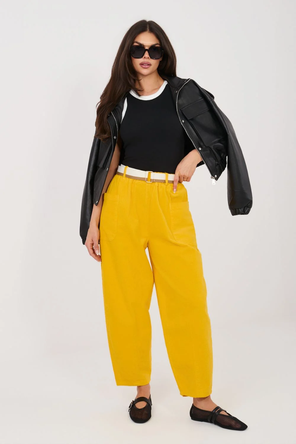 Pantalon en velours côtelé jaune – Image 3