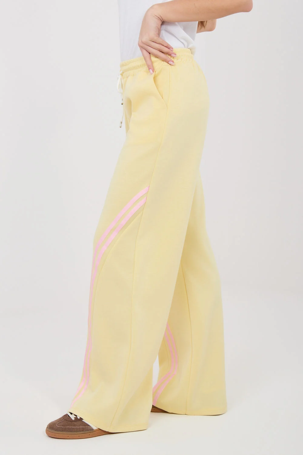 Jogging jaune – Image 2