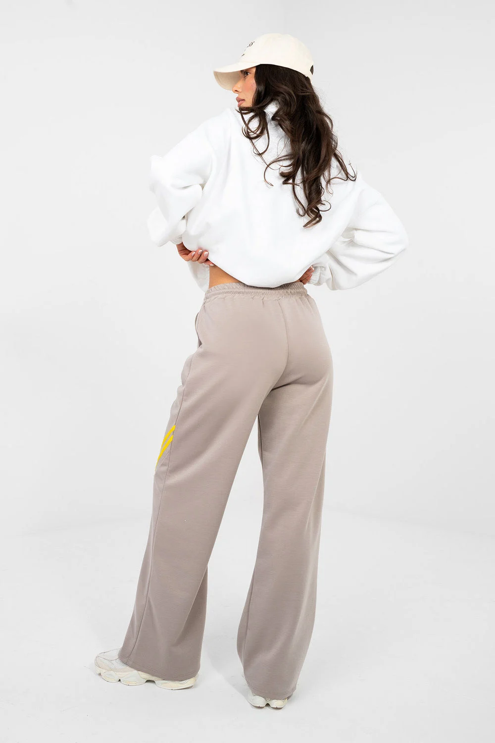 Jogging beige – Image 3