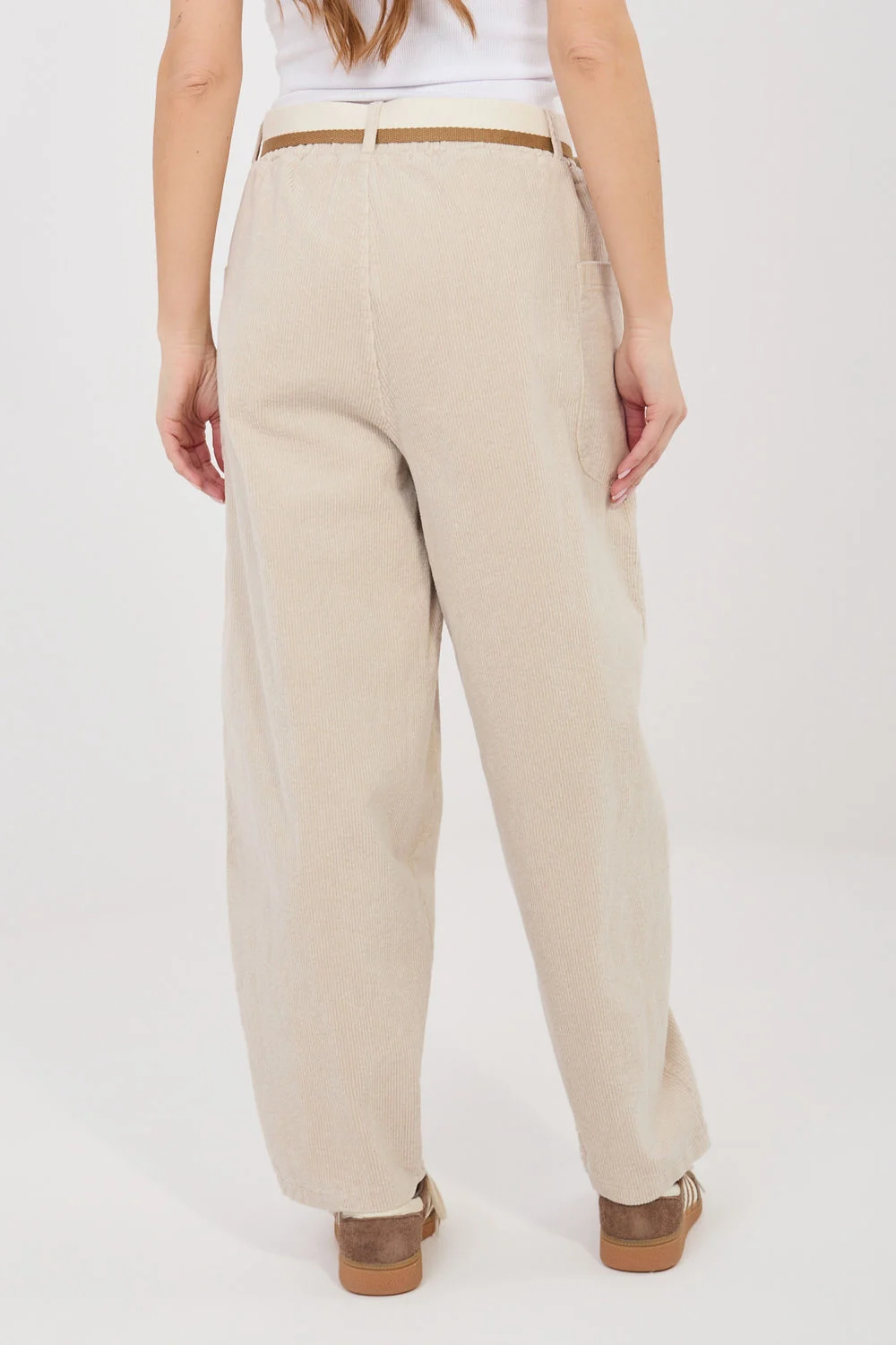 Pantalon en velours côtelé beige – Image 3