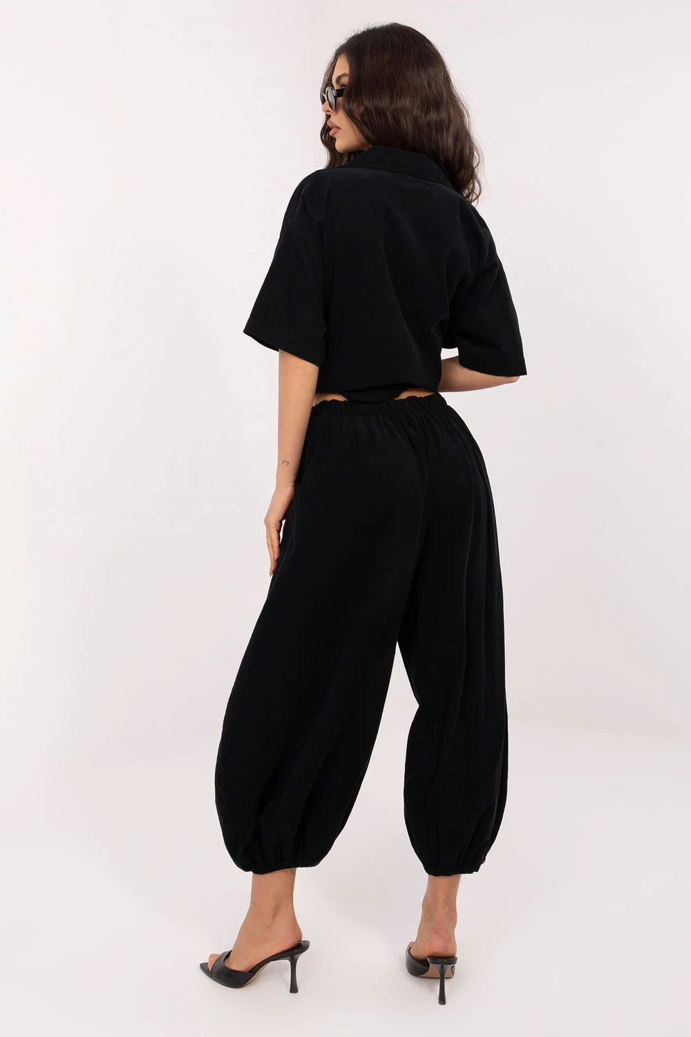 Pantalon en velours côtelé noir – Image 3