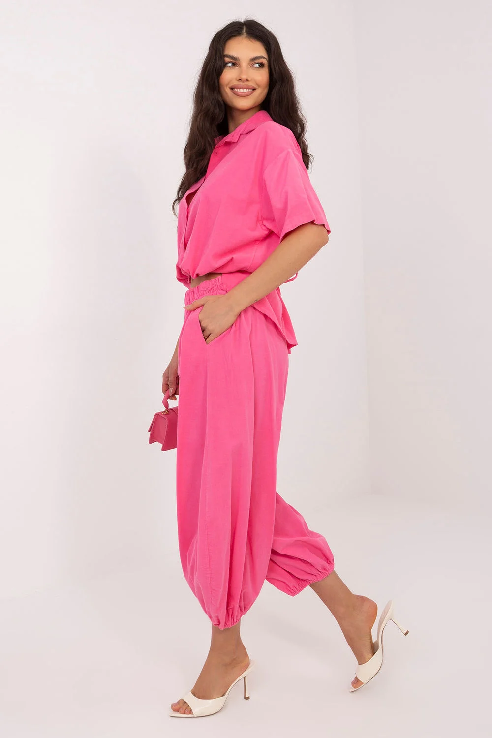 Pantalon en velours côtelé rose – Image 2