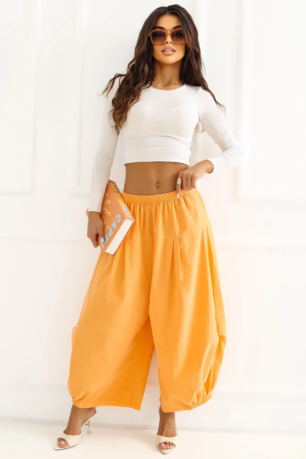 Pantalon en velours côtelé orange – Image 2