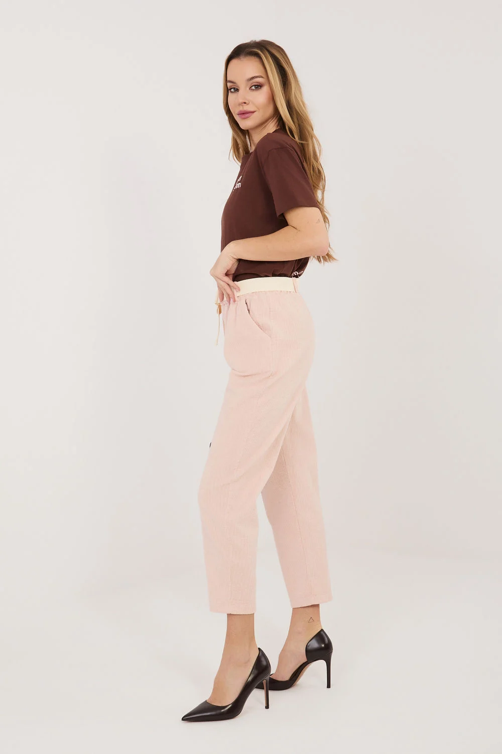 Pantalon en velours côtelé rose – Image 2
