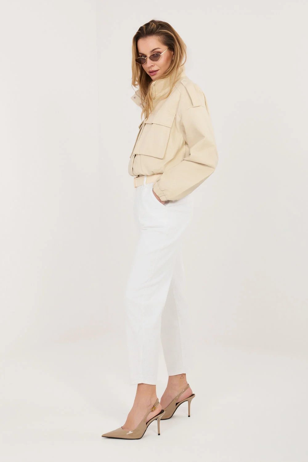 Pantalon en velours côtelé beige – Image 2