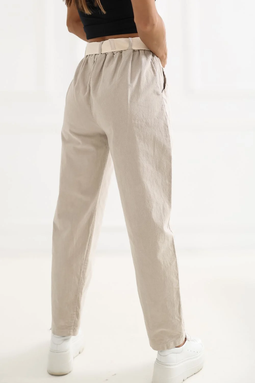 Pantalon en velours côtelé beige – Image 3