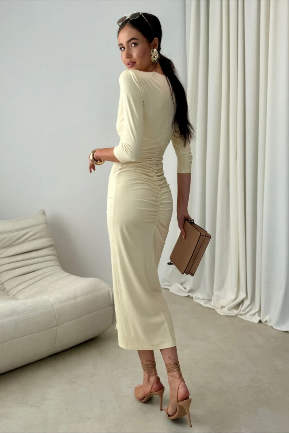 Robe de soirée jaune – Image 3