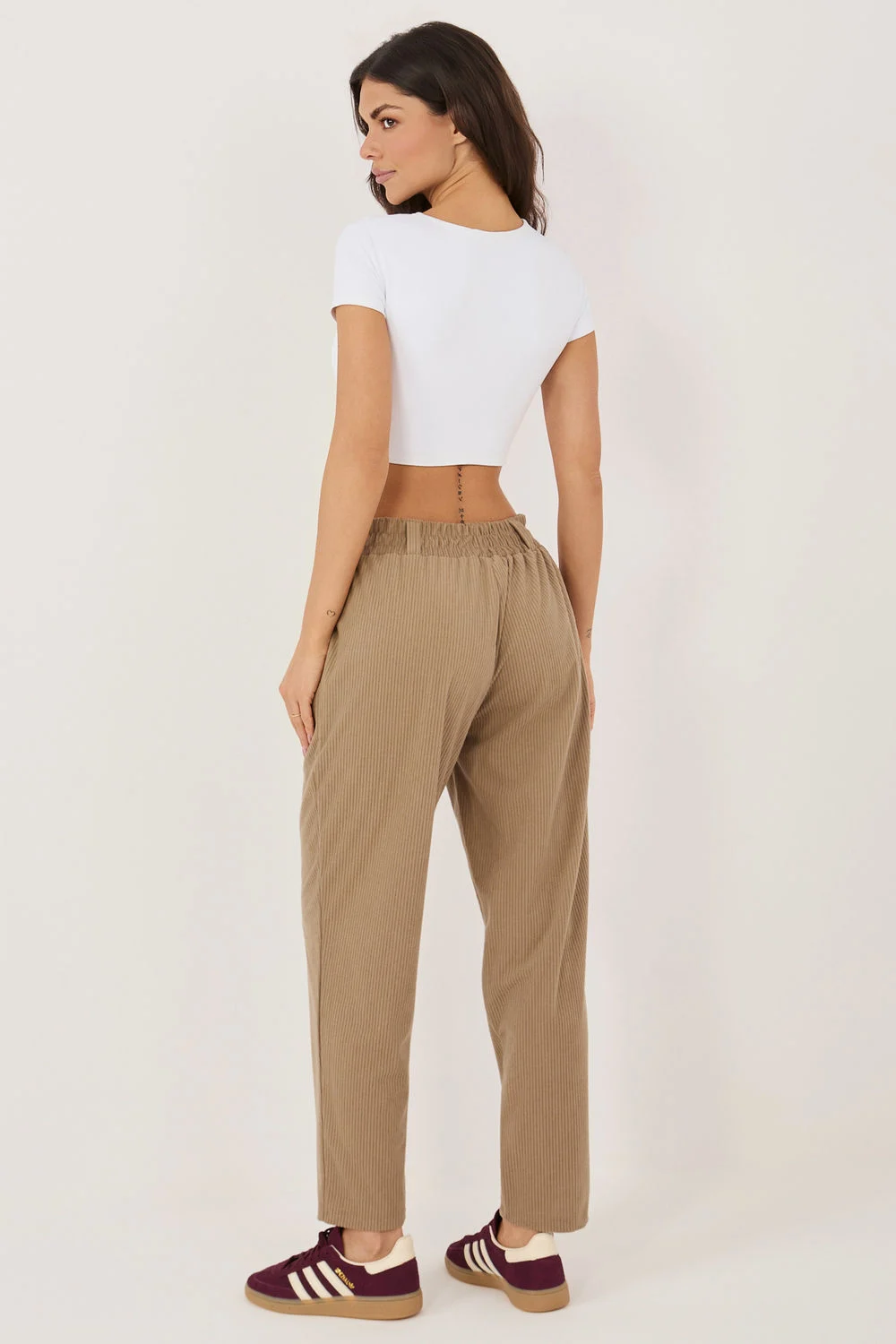 Pantalon en velours côtelé beige – Image 3