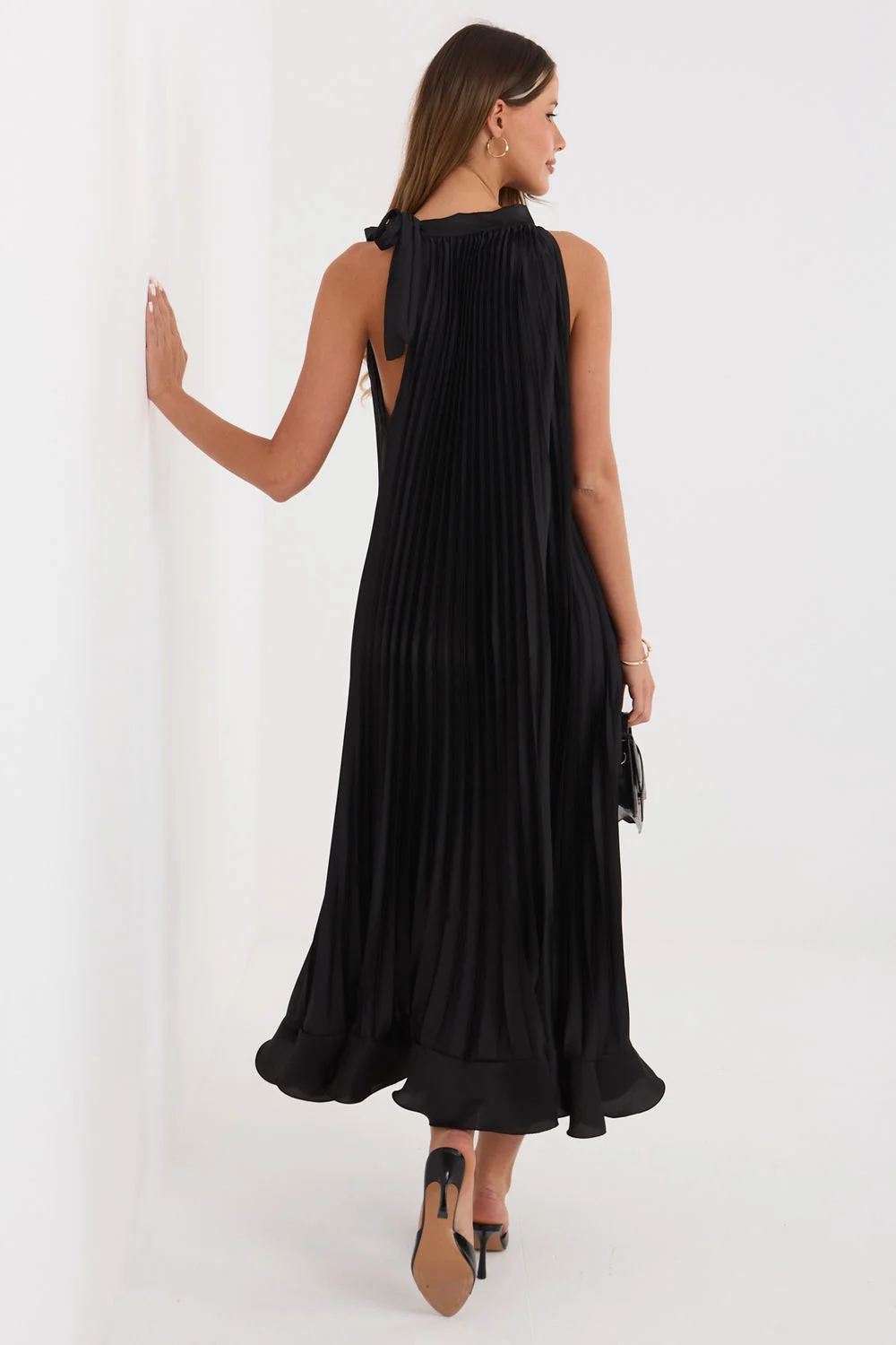 Robe de cocktail noire – Image 3