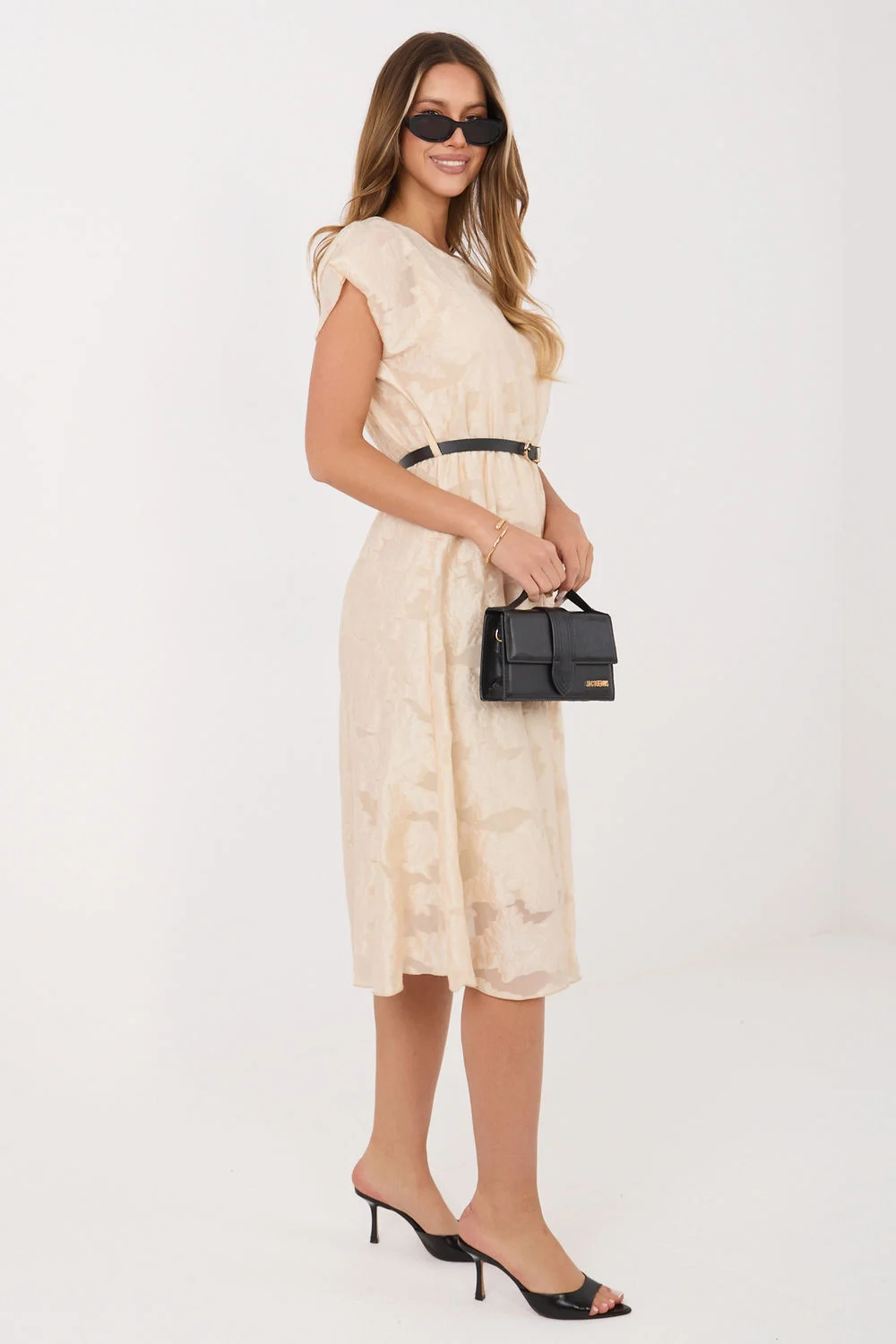 Robe de cocktail beige – Image 2