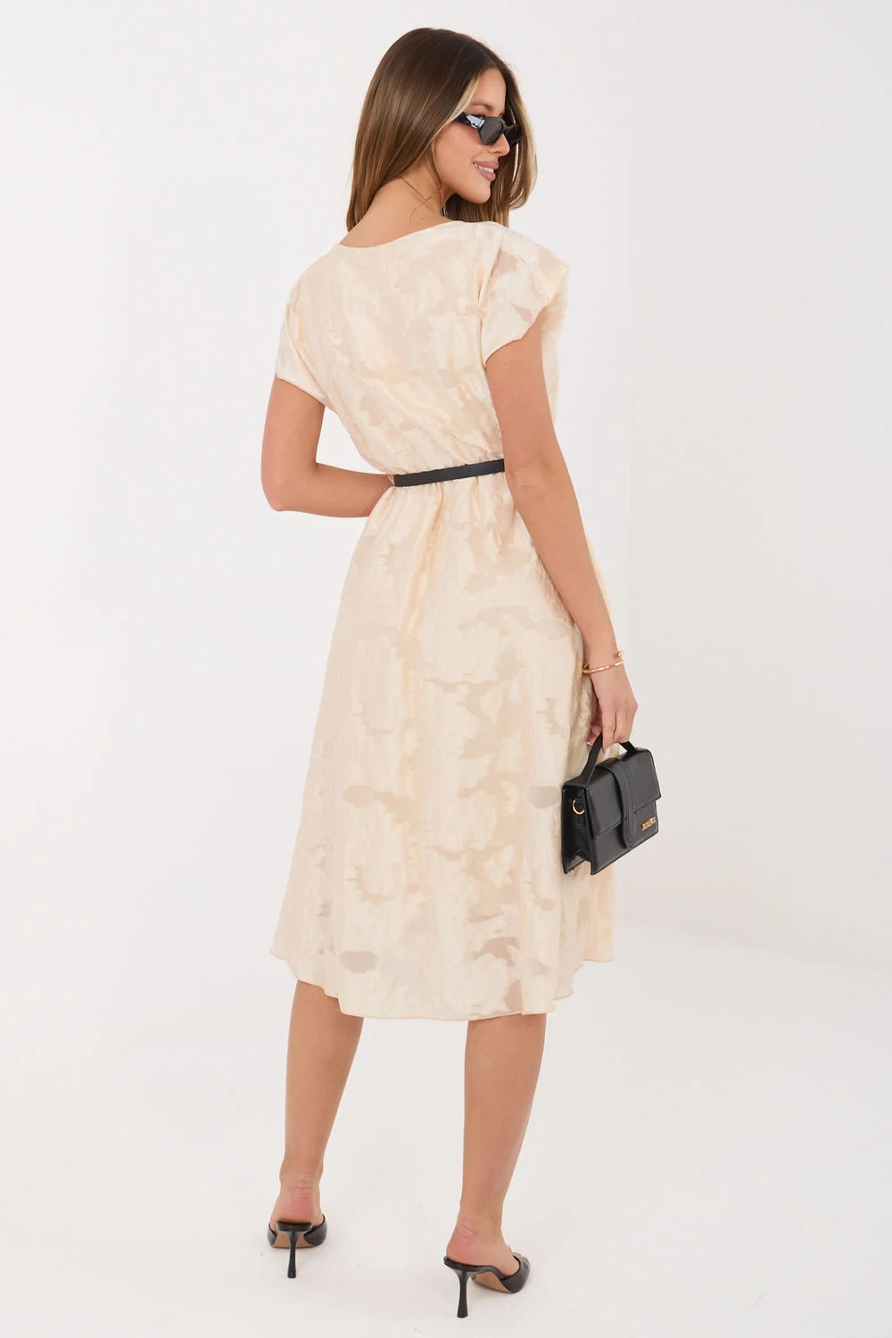 Robe de cocktail beige – Image 3