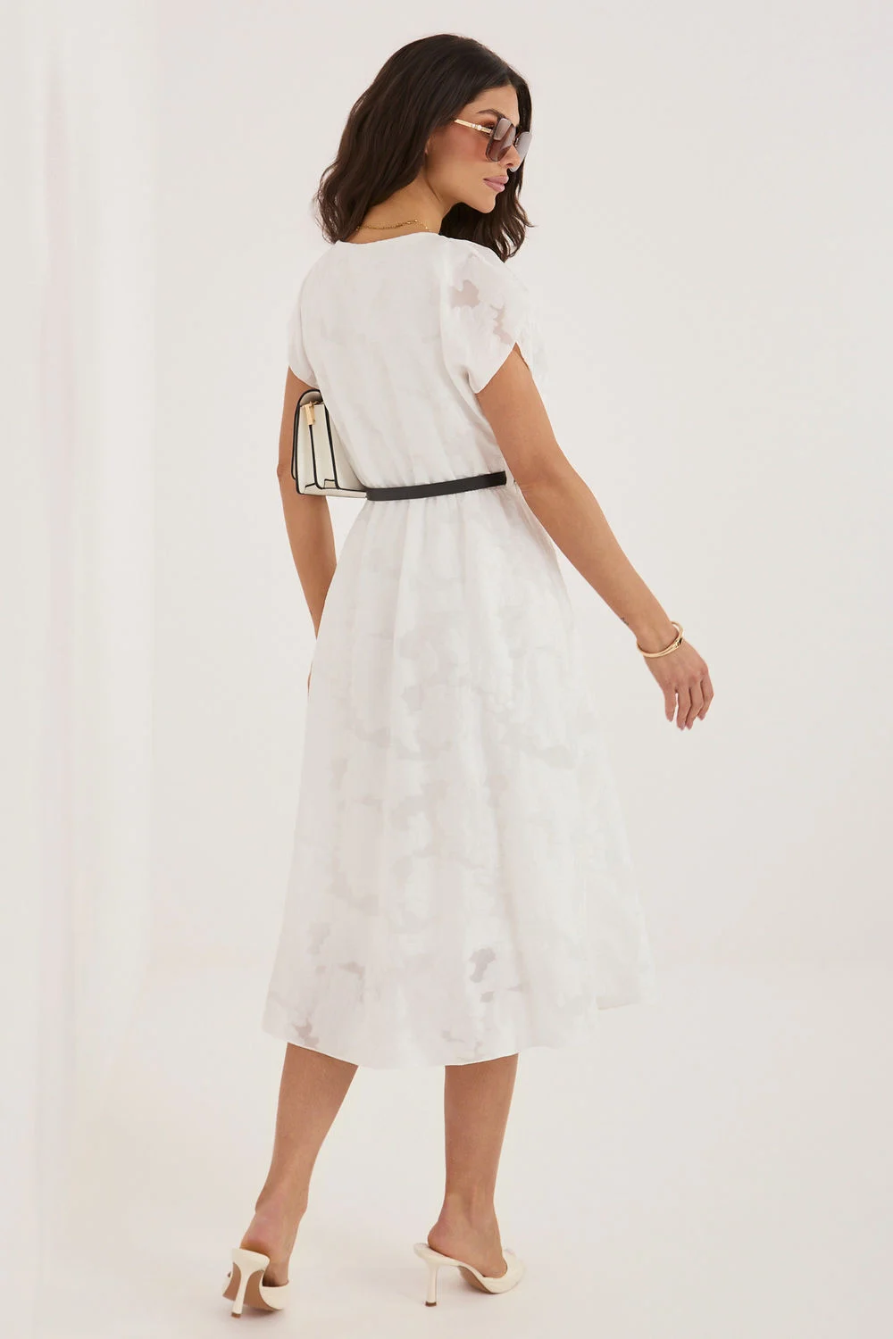 Robe de cocktail blanche – Image 3