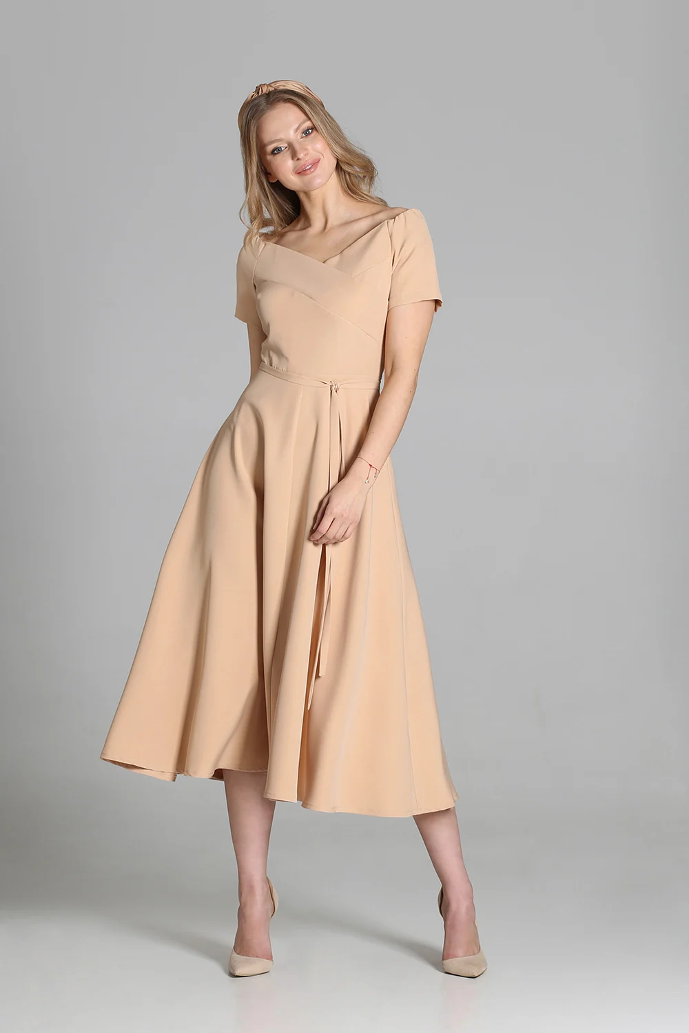 Robe de cocktail beige