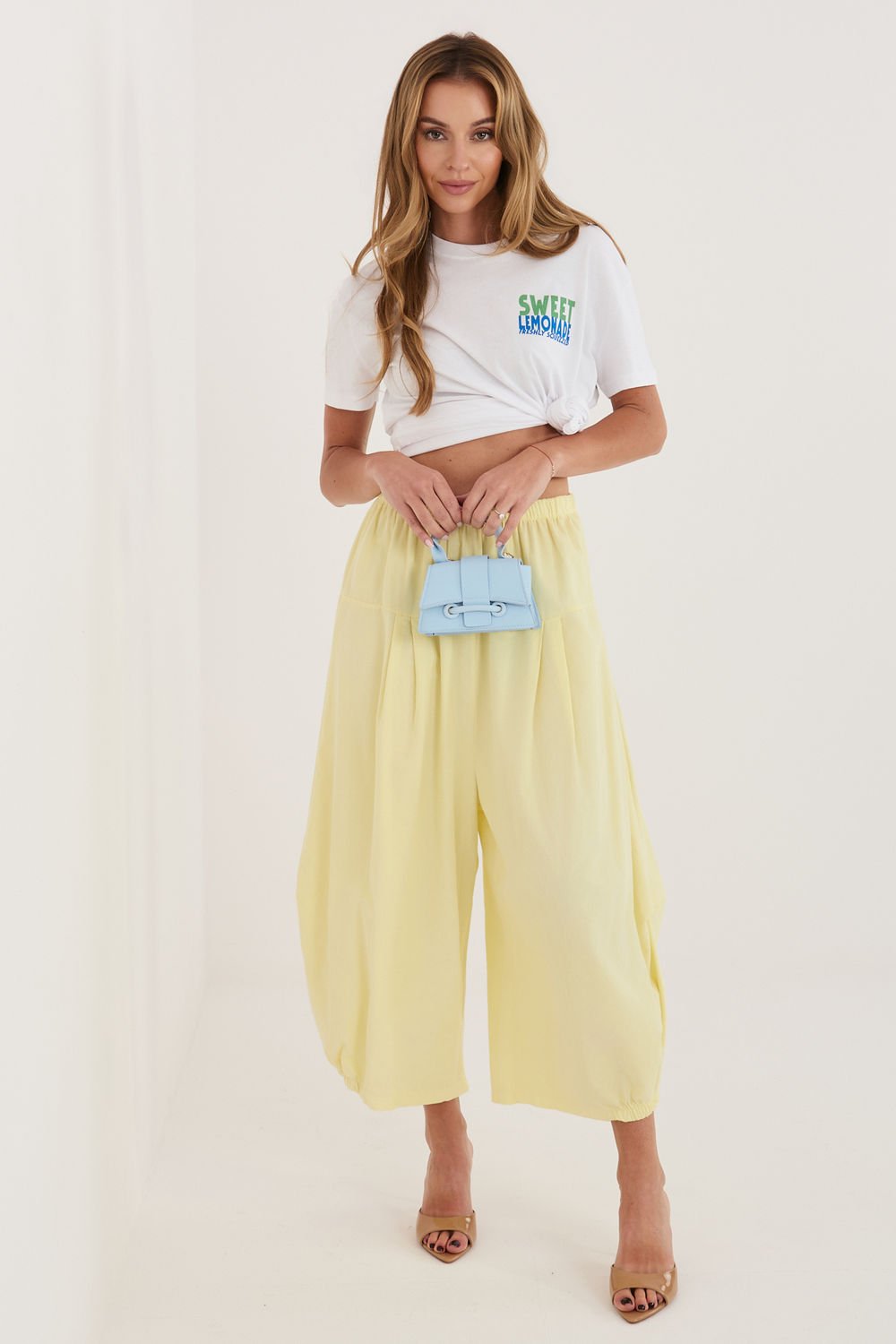 Image of Pantalon en velours côtelé jaune