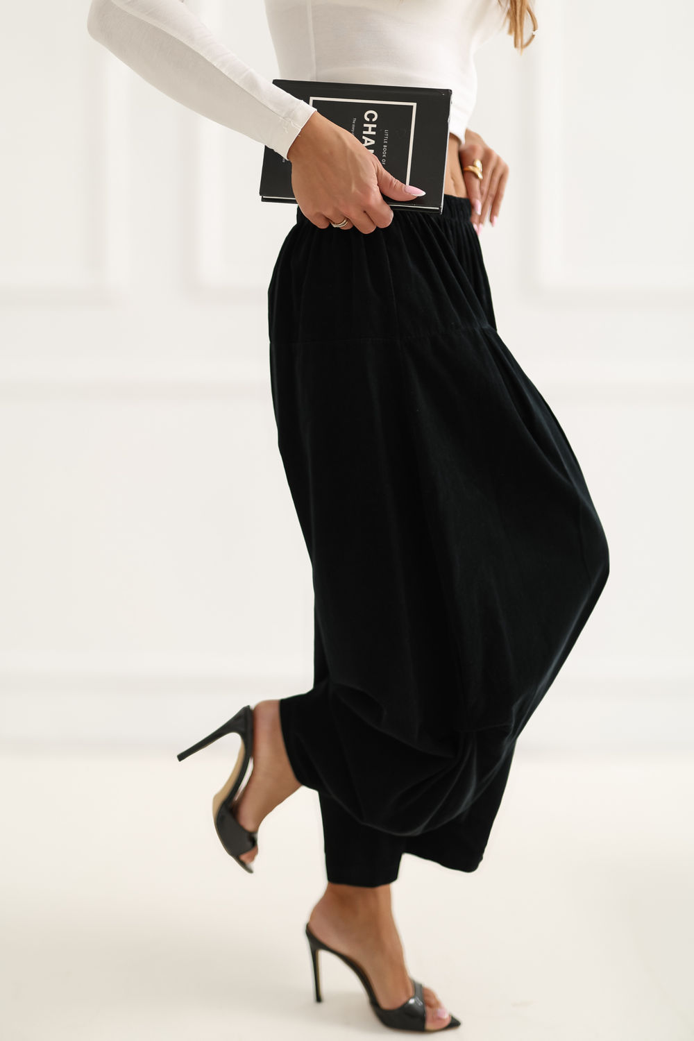 Image of Pantalon en velours côtelé noir