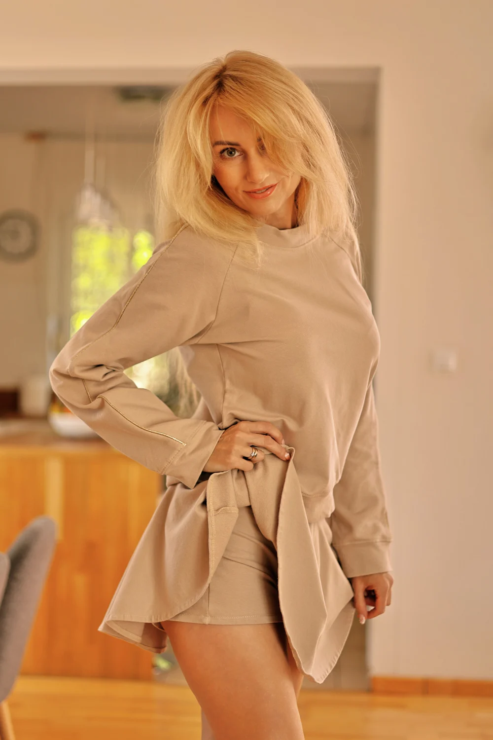 Short-jupe beige – Image 2