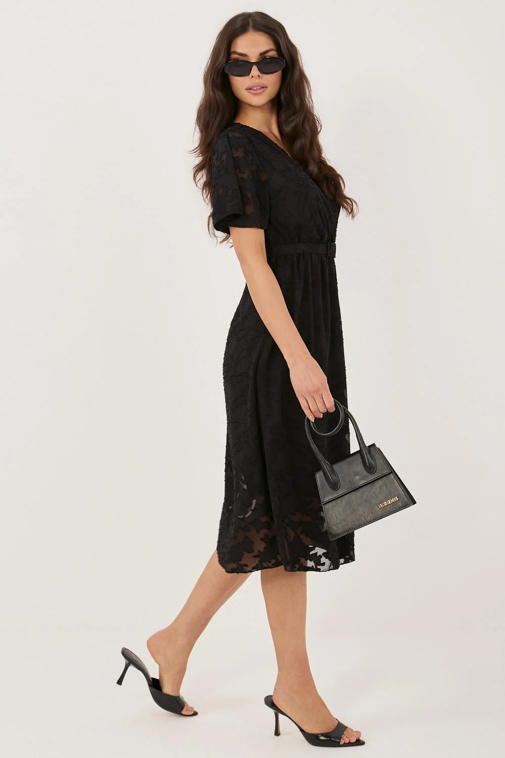 Robe de cocktail noire – Image 2