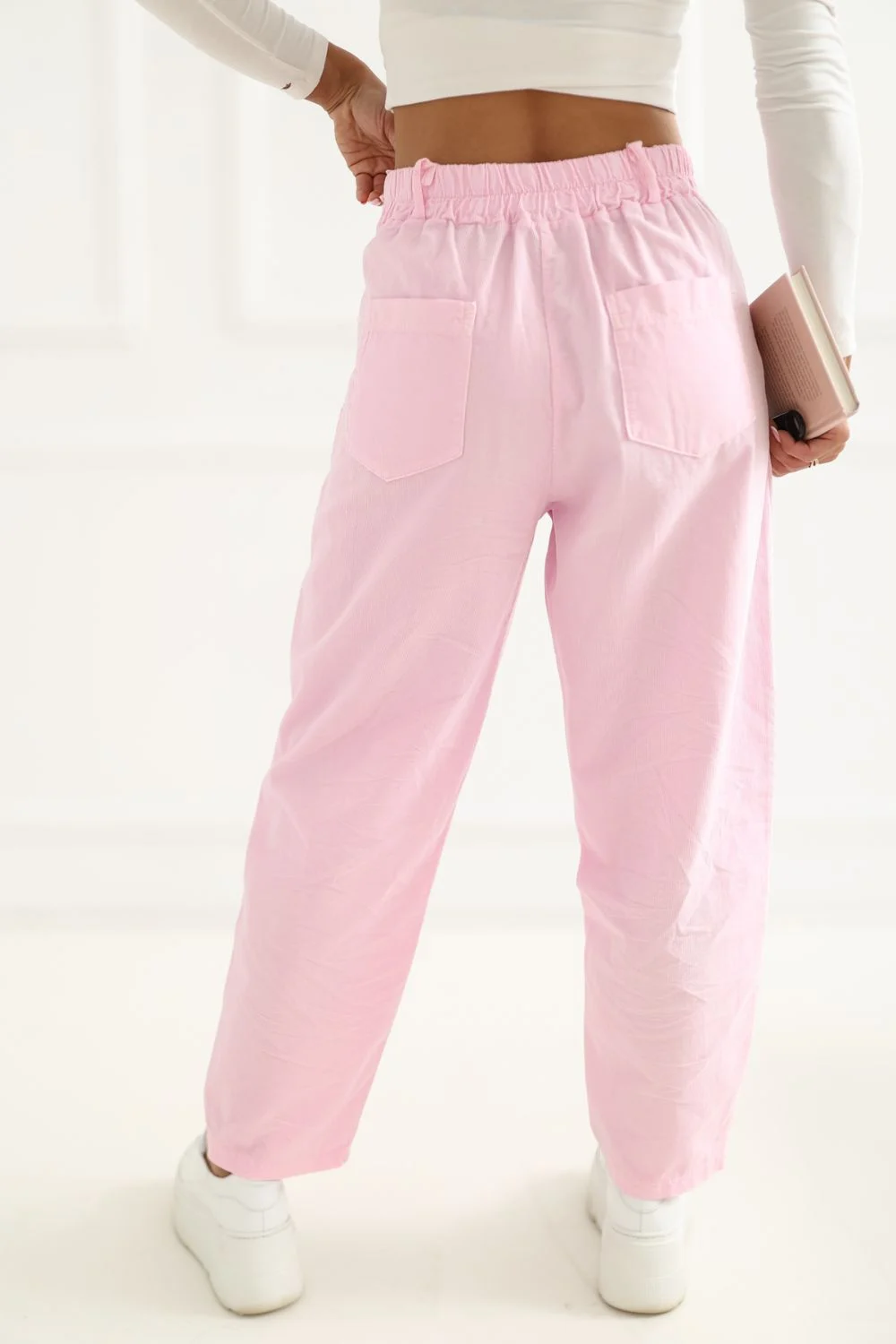 Pantalon en velours côtelé rose – Image 3