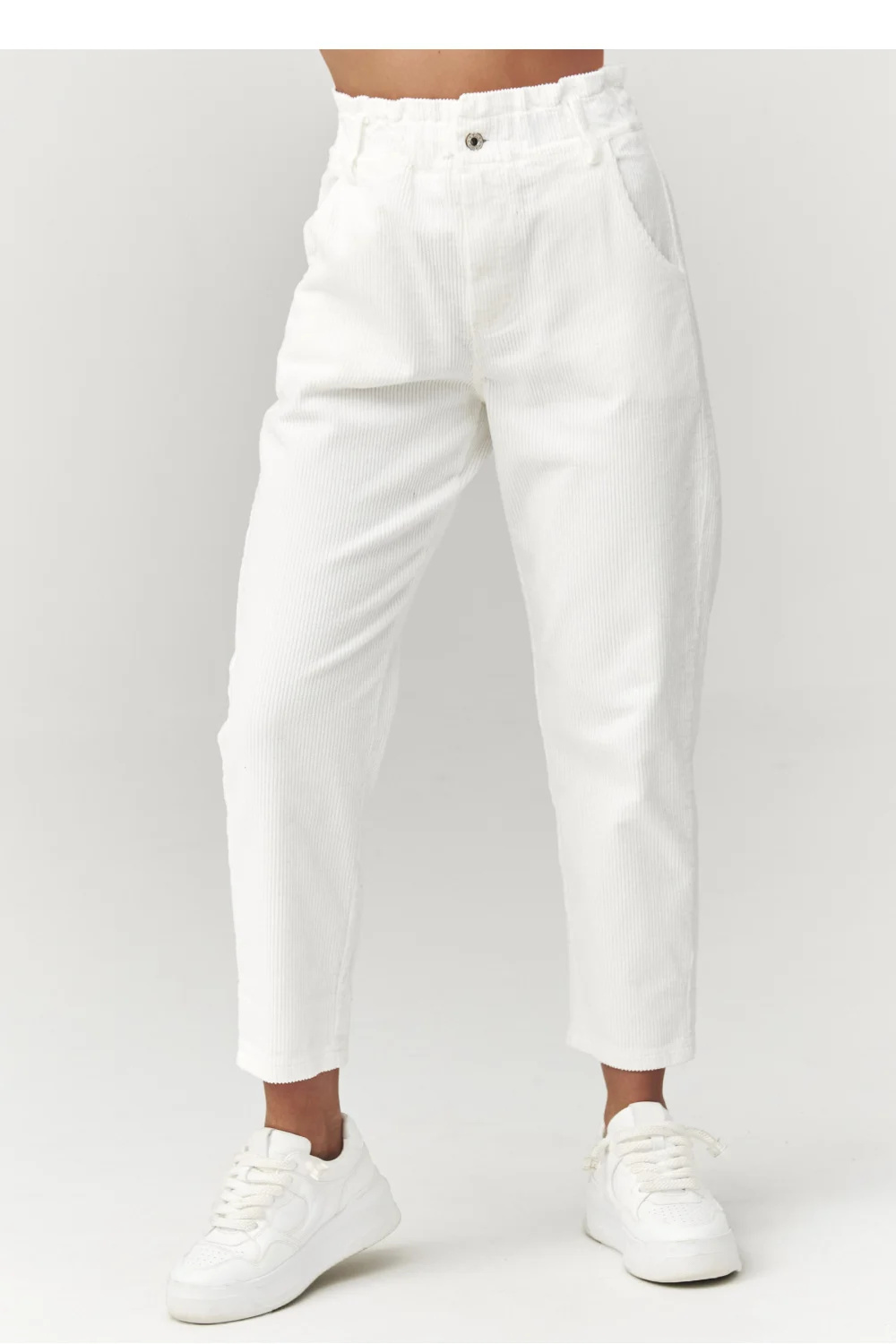Pantalon en velours côtelé beige – Image 1