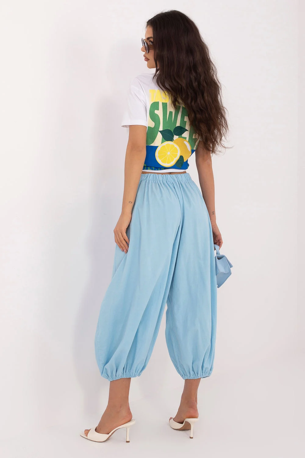 Pantalon en velours côtelé bleu – Image 2