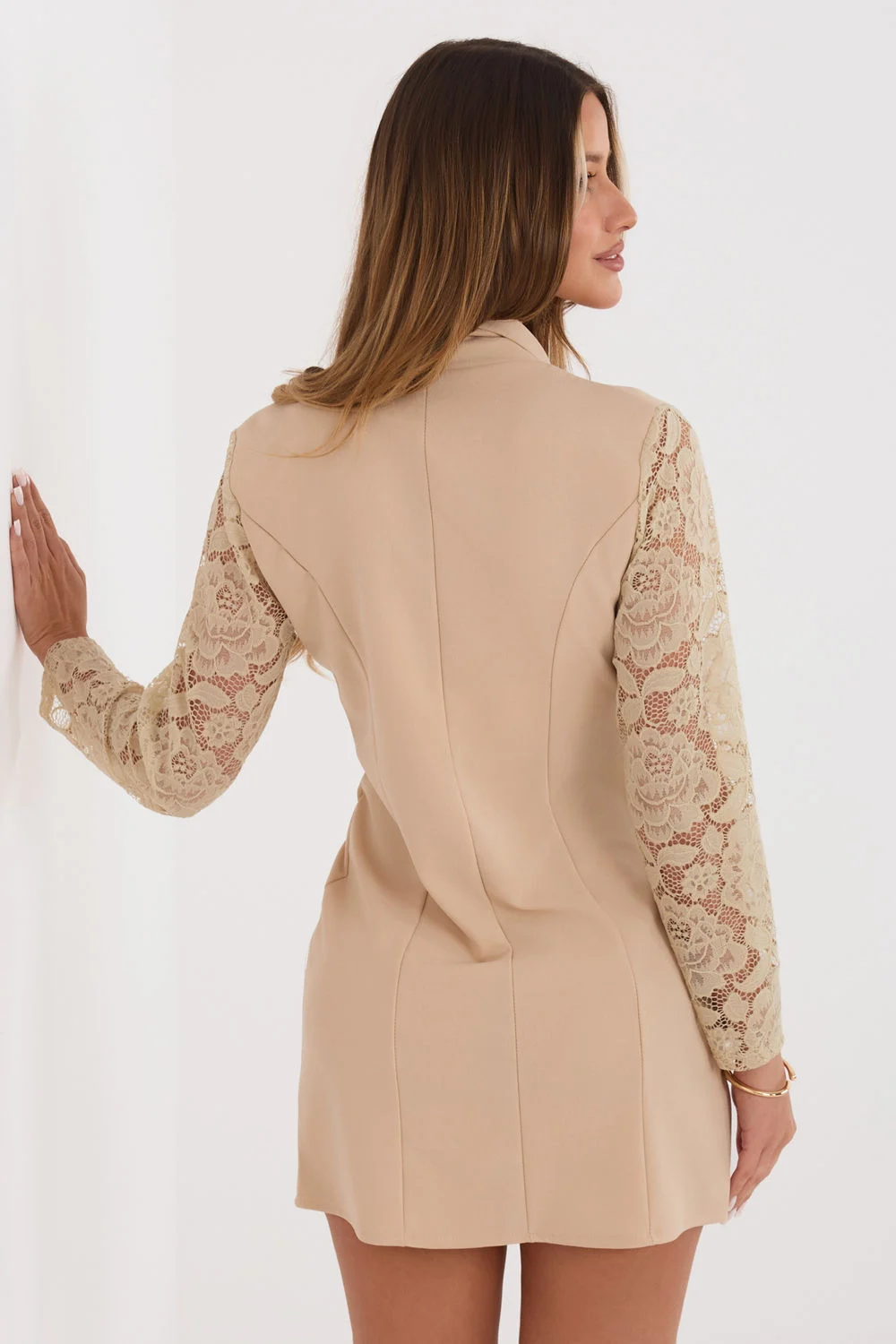 Robe de cocktail beige – Image 2